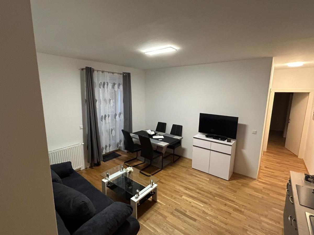 Paky Appartements 00322 莱塔河畔布鲁克 外观 照片